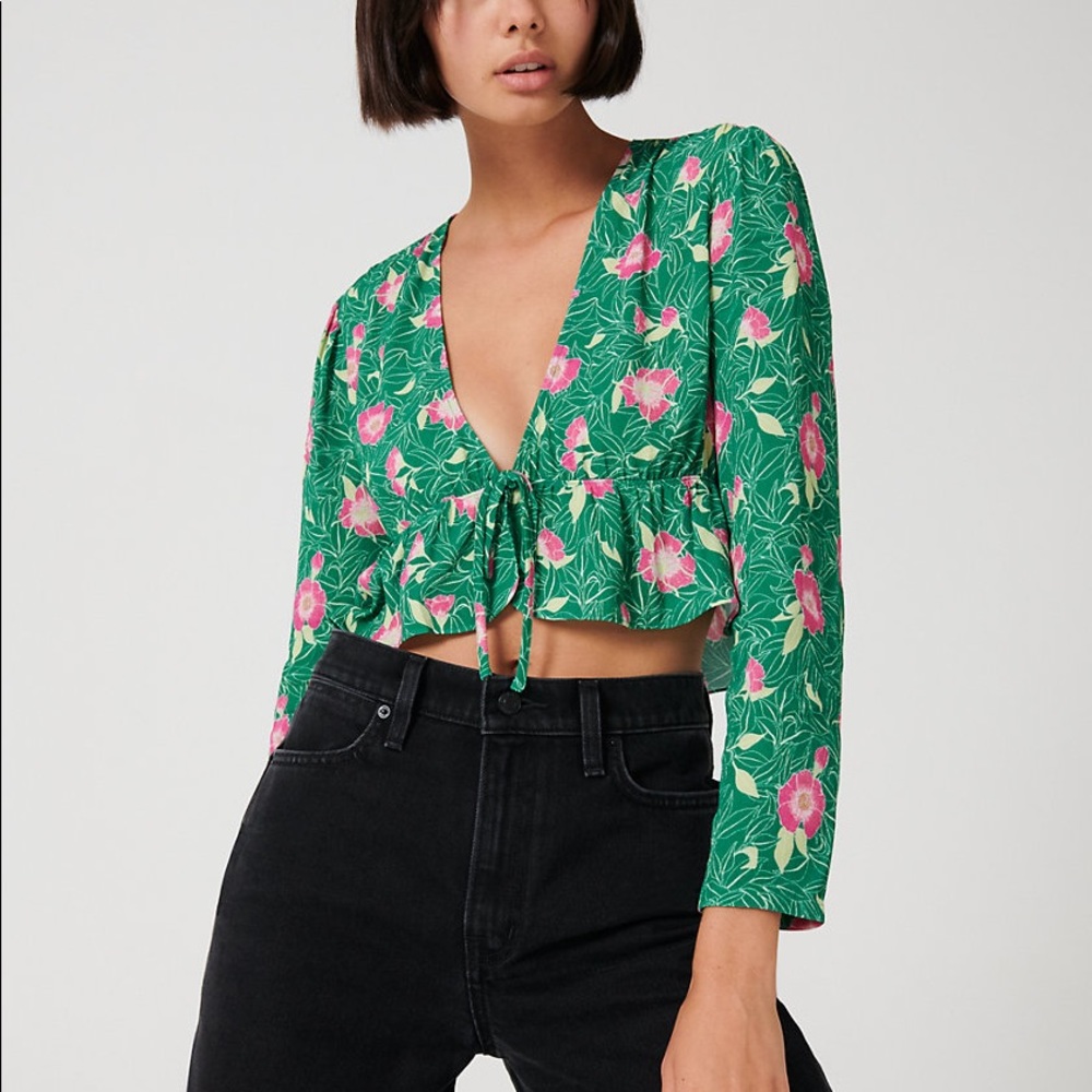 Aritzia | Sunday Best Crop Tie Blouse